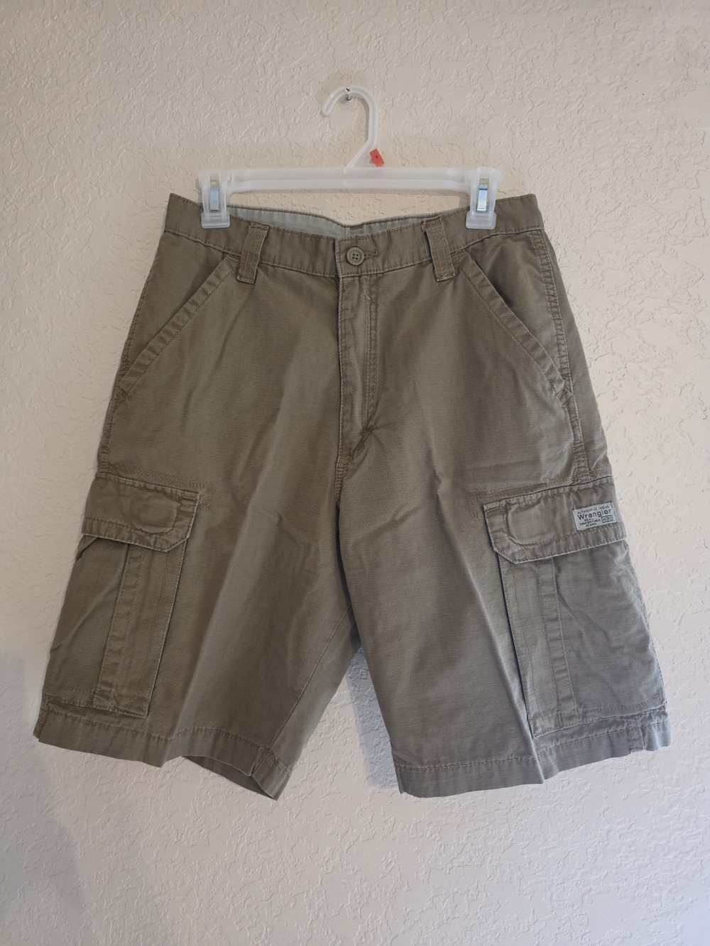 Wrangler Men's Cargo Shorts in Olive